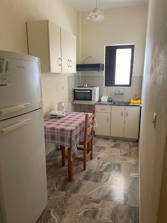 Finikas Apartment ไอเรีย ภายนอก รูปภาพ