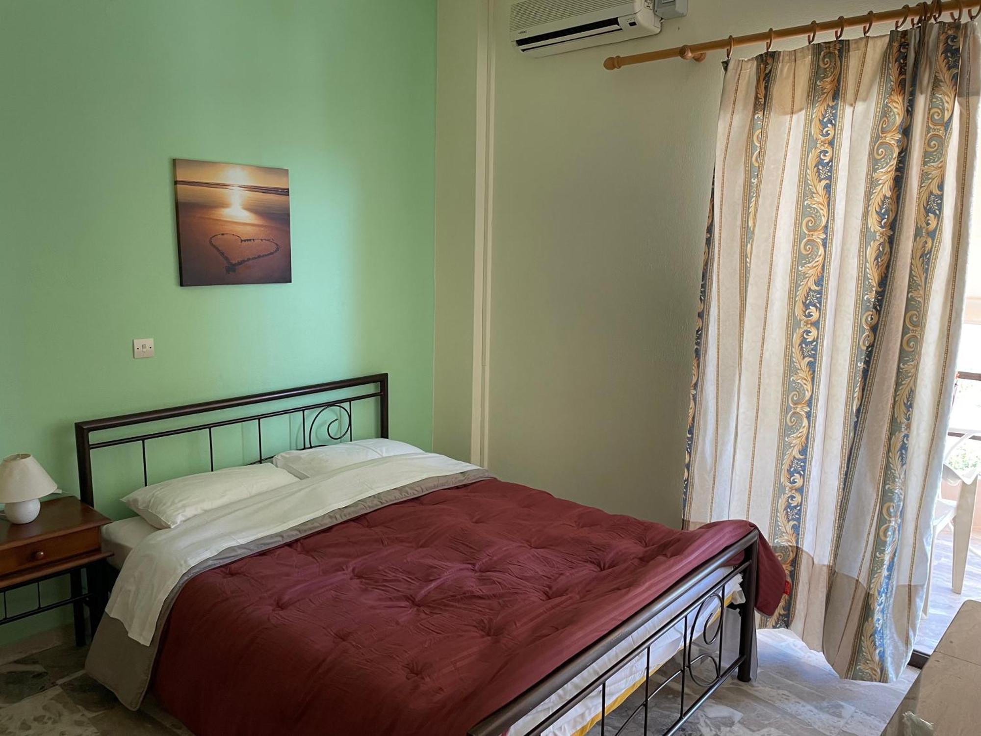 Finikas Apartment ไอเรีย ภายนอก รูปภาพ