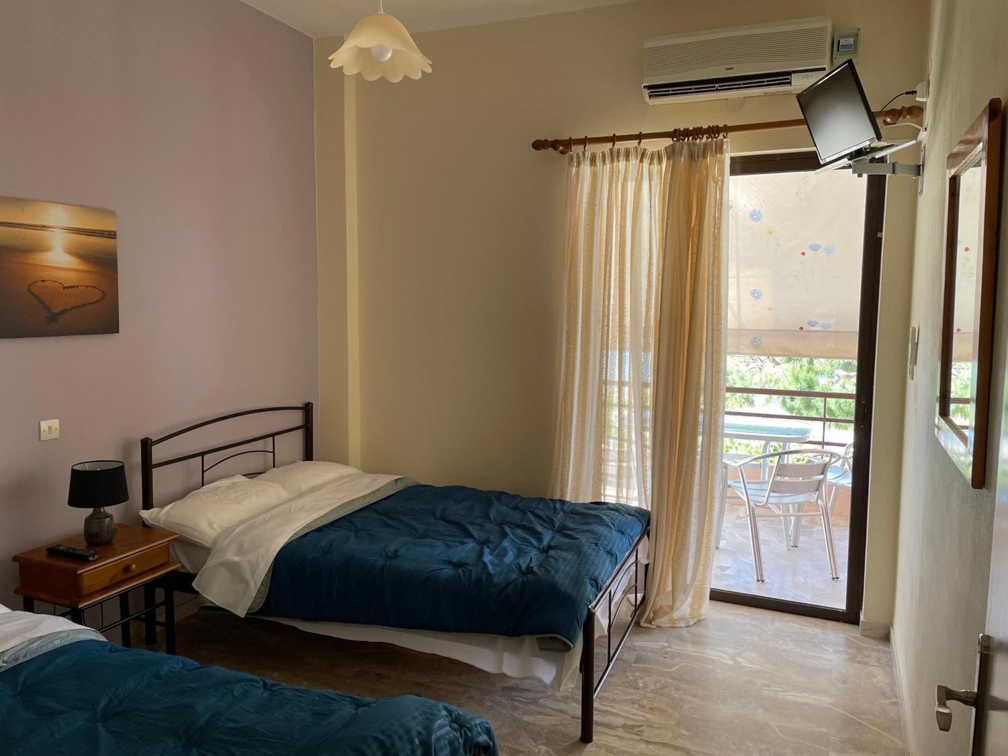 Finikas Apartment ไอเรีย ภายนอก รูปภาพ