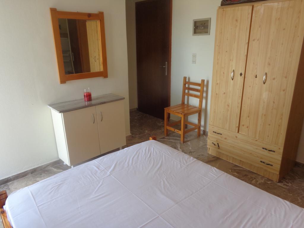 Finikas Apartment ไอเรีย ภายนอก รูปภาพ
